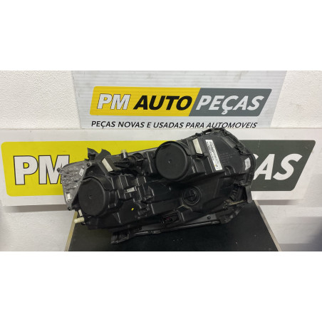 Farol Dacia Duster