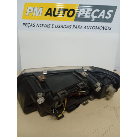 Farol Audi A3 Direito