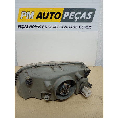 Farol Fiat Punto Berlina