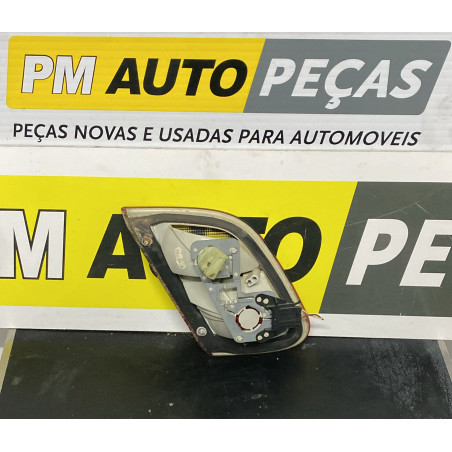 Mercedez Farolim da mala