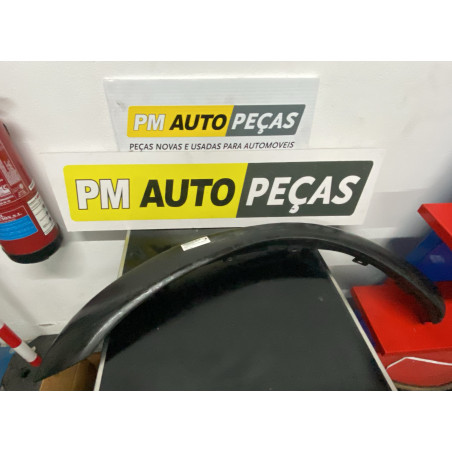 Moldura dianteira Esquerda Nissan Pick Up
